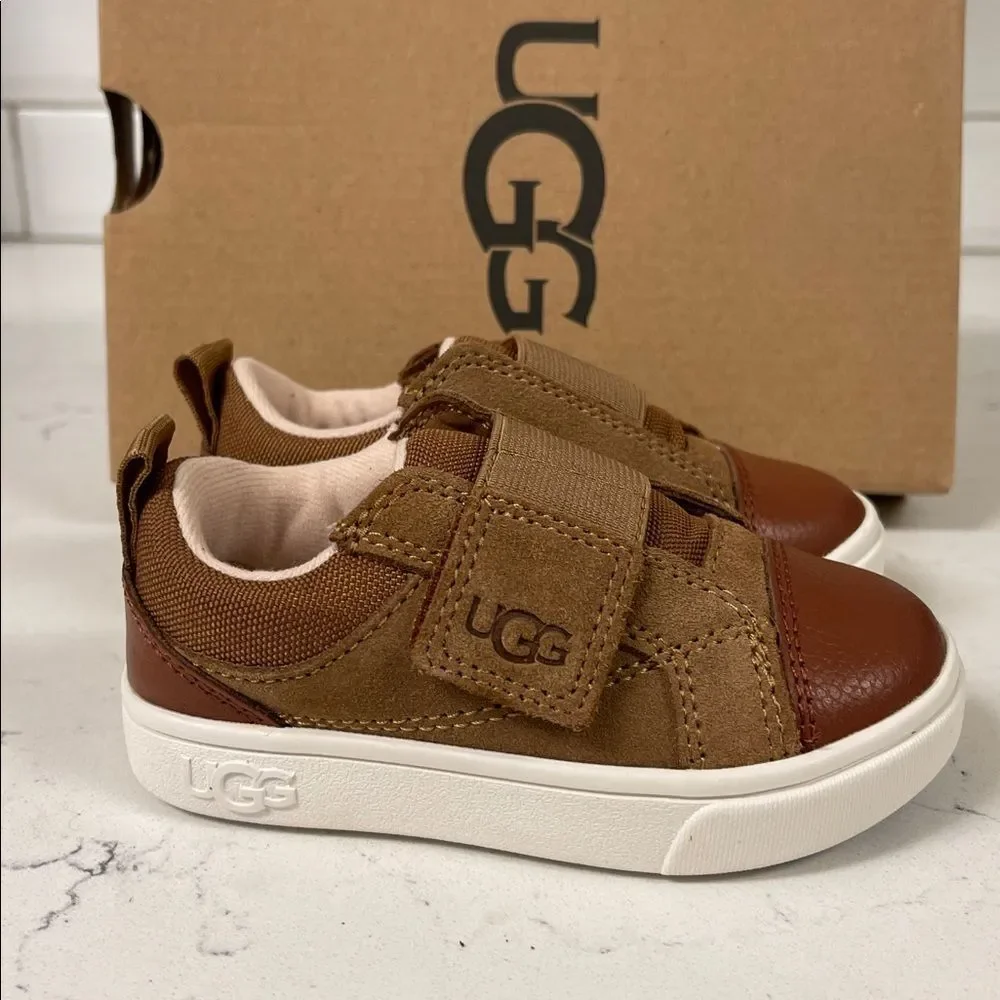 UGG T Renton Low Boys Velcro Shoes Chestnut Size 6 Worn Once